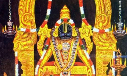 கார்த்திகை மாதத்தில் மட்டும் கண் திறக்கும் சோளிங்கர் நரசிம்மர்