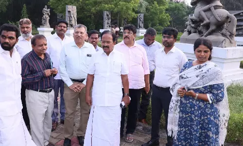 மாமல்லபுரத்தில் சுற்றுலாத்துறை அமைச்சர் ராஜேந்திரன் திடீர் ஆய்வு- பூங்காவை பராமரிக்க அறிவுறுத்தல்