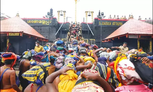சபரிமலையில் சீதோஷ்ண நிலை மாற்றத்தால் பாதிக்கப்படும் பக்தர்கள்