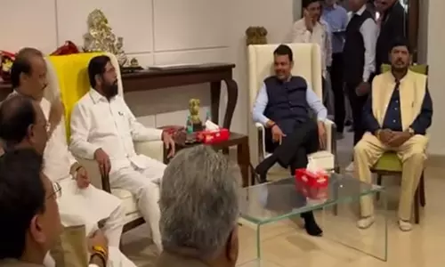 மகாராஷ்டிராவில் வெற்றி முகம்- பாஜக கூட்டணி தலைவர்கள் அவசர ஆலோசனை