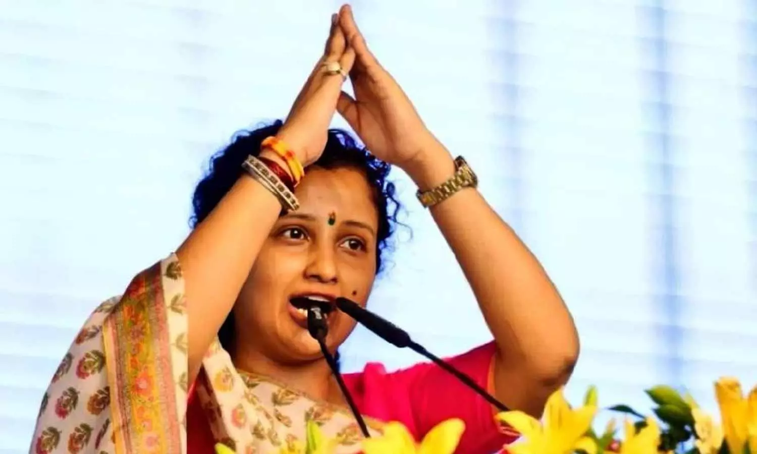 ஹேமந்த் சோரன் மனைவி கல்பனா முர்மு சோரன் 3910... ... வயநாடு இடைத்தேர்தல்- 4 லட்சம் வாக்கு வித்தியாசத்தில் பிரியங்கா காந்தி வெற்றி: லைவ் அப்டேட்ஸ் ஹேமந்த் சோரன் மனைவி கல்பனா முர்மு சோரன் 3910... ... வயநாடு இடைத்தேர்தல்- 4 லட்சம் வாக்கு வித்தியாசத்தில் பிரியங்கா காந்தி வெற்றி: லைவ் அப்டேட்ஸ்