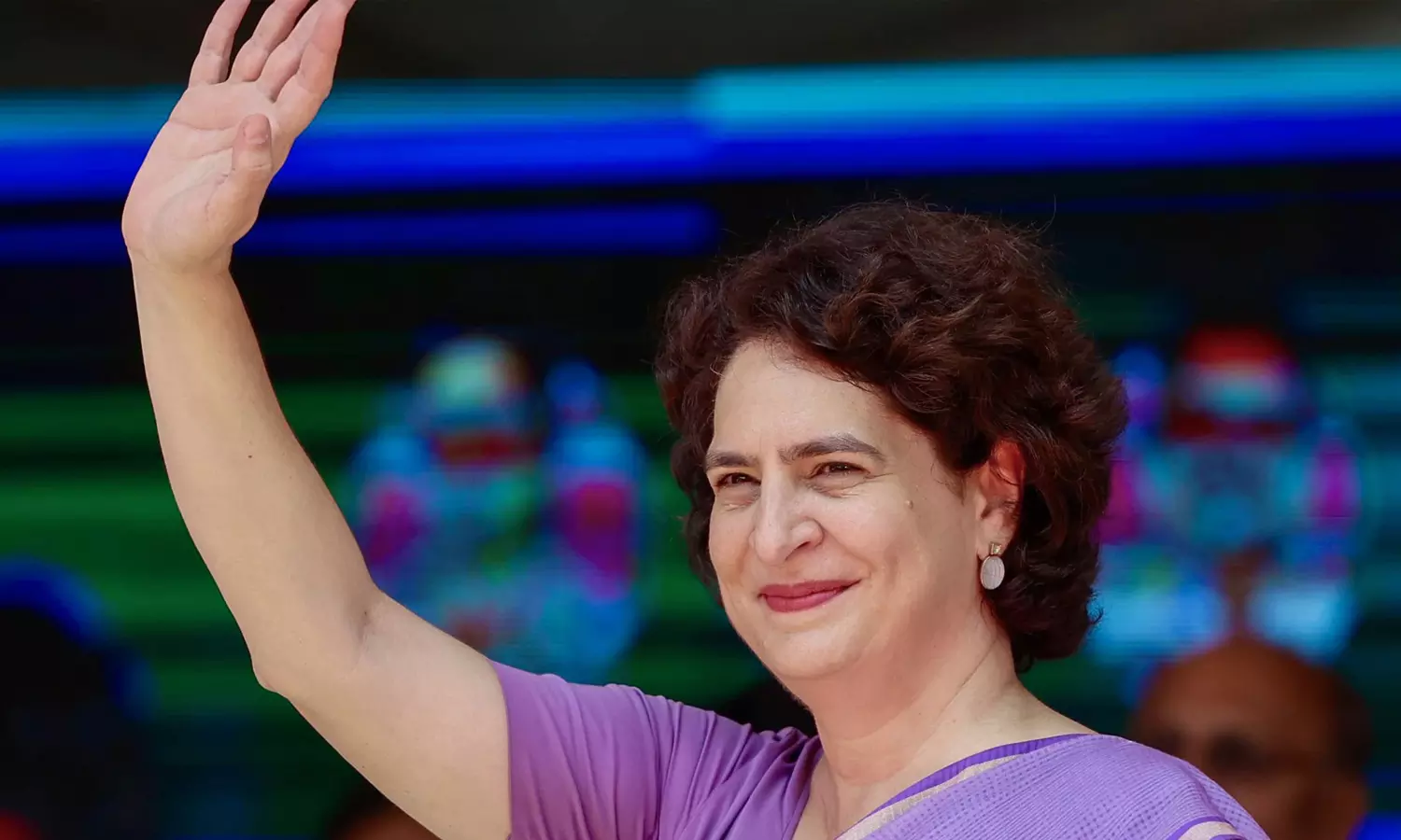 வயநாடு இடைத்தேர்தலில், காங்கிரஸ் சார்பில்... ... வயநாடு இடைத்தேர்தல்- 4 லட்சம் வாக்கு வித்தியாசத்தில் பிரியங்கா காந்தி வெற்றி: லைவ் அப்டேட்ஸ்