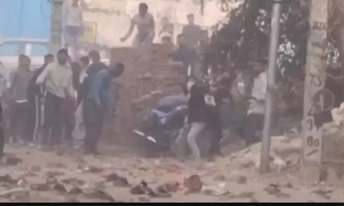 மசூதிக்குள் கோவில் இருப்பதாக சர்ச்சை.. மூன்று பேரை காவு வாங்கிய கலவரம். உ.பி.யில் பரபரப்பு..!