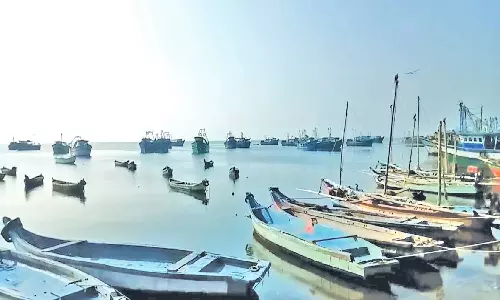 காற்றின் வேகம் அதிகரிப்பால் மீனவர்கள் கடலுக்கு செல்ல தடை