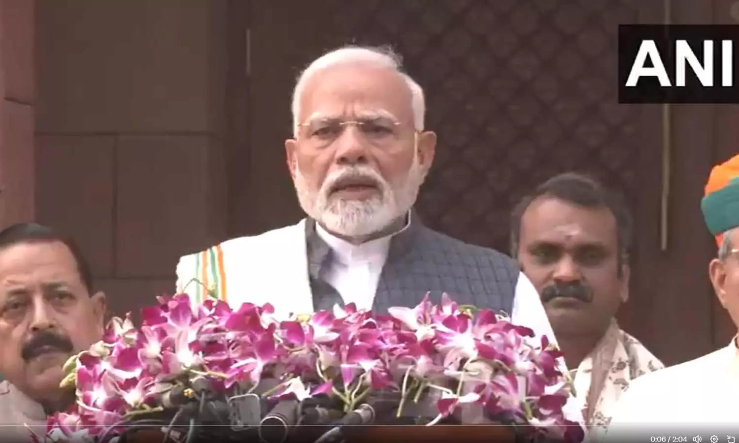 ஆக்கப்பூர்வமான பாராளுமன்ற கூட்டத்தொடருக்காக காத்திருக்கிறேன்: பிரதமர் மோடி