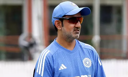 ஆஸ்திரேலியாவில் இருந்து அவசரமாக நாடு திரும்பும் கவுதம் கம்பீர்