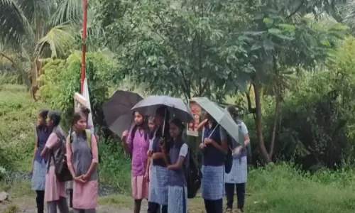 கனமழை எச்சரிக்கை - கடலூர் மாவட்ட பள்ளி, கல்லூரிகளுக்கு நாளை விடுமுறை