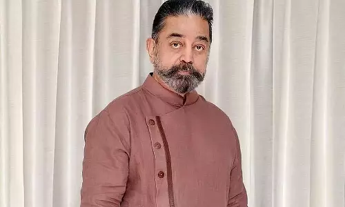 அரசியலமைப்பு சாசனத்தில் அடங்கியிருக்கும் லட்சியங்களை மனதில் கொள்வோம்- கமல்ஹாசன்