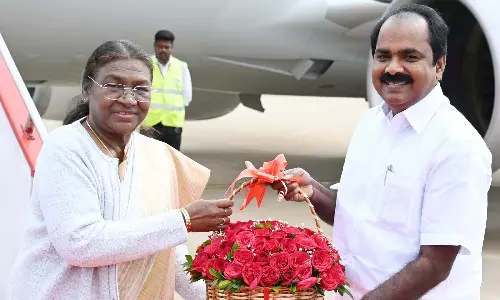 ஊட்டியில் ஜனாதிபதி திரவுபதி முர்மு - மேகமூட்டம் காரணமாக கோவையில் இருந்து காரில் சென்றார்