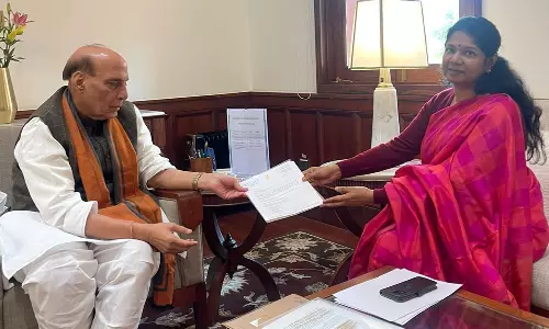 தமிழக மீனவர்களை மீட்க நடவடிக்கை..! மத்திய அமைச்சர் ராஜ்நாத் சிங்கிடம் கனிமொழி எம்.பி கோரிக்கை