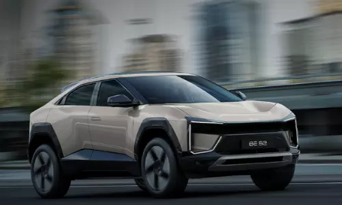 ரூ. 18.9 லட்சத்தில் புது எலெக்ட்ரிக் கார் அறிமுகம் செய்த மஹிந்திரா