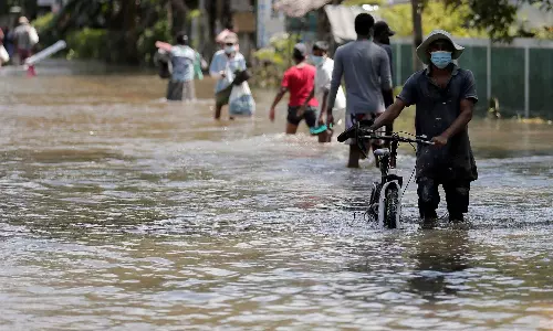 இலங்கையில் பெய்து வரும் கனமழை: வெள்ளத்தில் சிக்கி 4 பேர் பலி