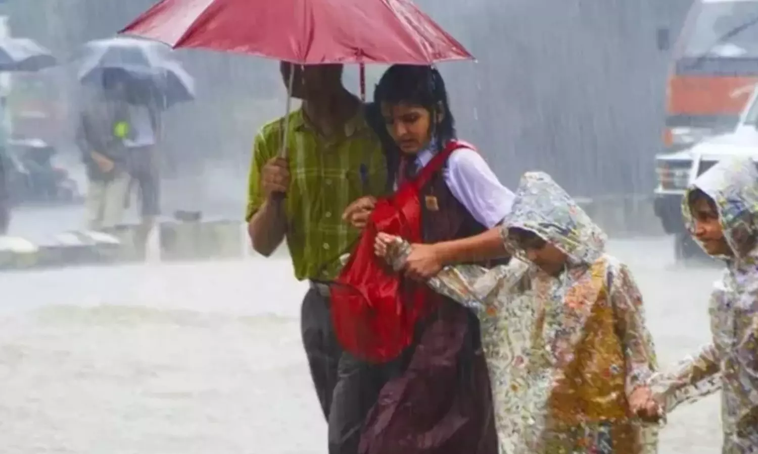 முன்னெச்சரிக்கை நடவடிக்கையாக திருவள்ளூர்,... ... தாமதமாகும் புயல் - மணிக்கு 3 கி.மீ. வேகத்தில் நகர்கிறது.. லைவ் அப்டேட்ஸ் முன்னெச்சரிக்கை நடவடிக்கையாக திருவள்ளூர்,... ... தாமதமாகும் புயல் - மணிக்கு 3 கி.மீ. வேகத்தில் நகர்கிறது.. லைவ் அப்டேட்ஸ்