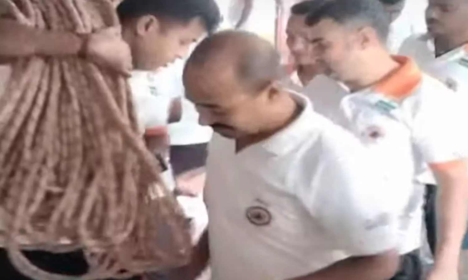 அரக்கோணத்தில் இருந்து தேசிய பேரிடர் மீட்பு குழு... ... தாமதமாகும் புயல் - மணிக்கு 3 கி.மீ. வேகத்தில் நகர்கிறது.. லைவ் அப்டேட்ஸ்