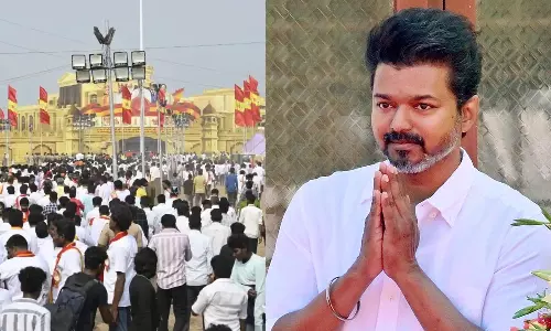 மாநாட்டிற்கு சென்றபோது உயிரிழந்தவர்கள் குடும்பத்திற்கு நிதியுதவி வழங்கிய த.வெ.க. தலைவர் விஜய்