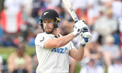 கிறிஸ்ட்சர்ச் டெஸ்ட்: நியூசிலாந்து முதல் இன்னிங்சில் 348 ரன்களுக்கு ஆல் அவுட்
