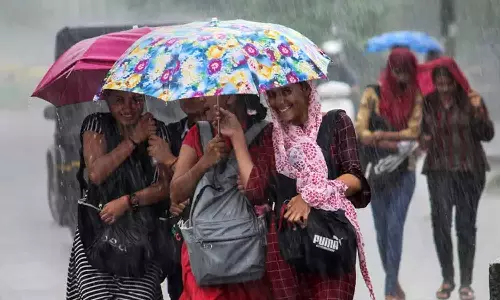 புதுச்சேரி மற்றும் கடலூர், விழுப்புரம் மாவட்டங்களில் பள்ளி, கல்லூரிகளுக்கு இன்று விடுமுறை