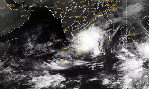 7 கி.மீ. வேகத்தில் நகரும் தாழ்வு மண்டலம்- வானிலை ஆய்வு மையம் தகவல்