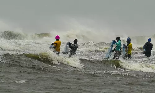 மிரட்டப்போகும் ஃபெங்கல்.. தேவையில்லாம வெளிய வராதீங்க - அரசு எச்சரிக்கை..!