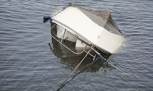 நைஜர் ஆற்றில் படகு கவிழ்ந்து 27 பேர் பலி: 100க்கும் மேற்பட்டோர் மாயம்