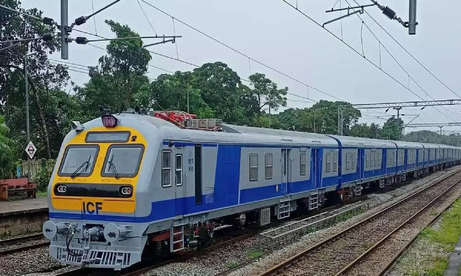 சென்னை கடற்கரை-தாம்பரம் இடையே மெமு ஏ.சி. ரெயில் விரைவில் ஓடும்- தெற்கு ரெயில்வே