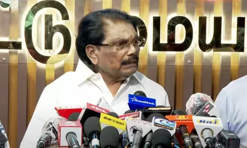 பொதுமக்கள் வெளியே வர வேண்டாம்- அமைச்சர் அறிவுறுத்தல்