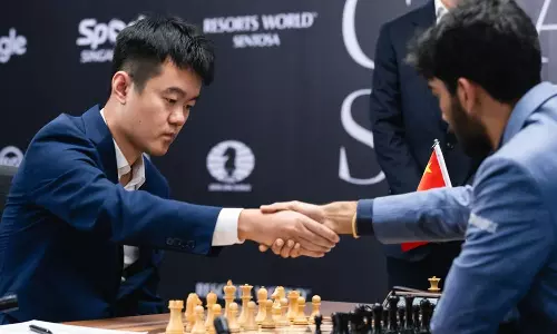 உலக செஸ் சாம்பியன்ஷிப்: குகேஷ் vs டிங் லிரென் - டிராவில் முடிந்த 6வது சுற்று