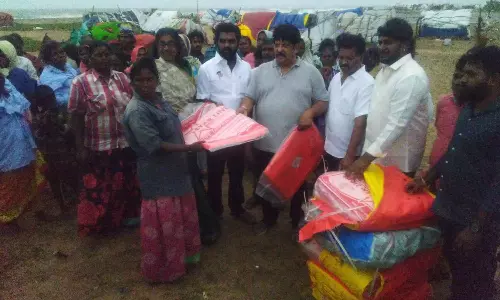 மாமல்லபுரத்தில் `ஃபெஞ்சல் புயலால் 85 குடில் வீடுகள் சேதம்: எம்.எல்.ஏ நேரில் ஆய்வு