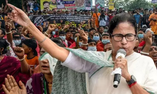 ஐ.நா. அமைதிப் படையை வங்க தேசத்துக்கு அனுப்ப வேண்டும்.. மோடி நேரடியாக தலையிட மம்தா வலியுறுத்தல்