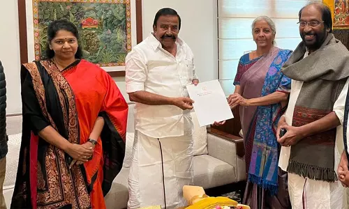 நிதி மந்திரி நிர்மலா சீதாராமனுடன் அமைச்சர் கே.என்.நேரு சந்திப்பு