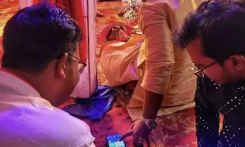 தாலி கட்டும் நேரத்தில் செல்போனில் கேம் விளையாடிய மணமகன்