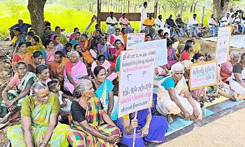 சின்ன உடைப்பு கிராம மக்கள் மீண்டும் போராட்டம்- கூடுதல் இழப்பீடு வழங்க கோரிக்கை