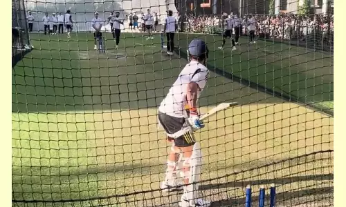 வீரர்களை கிண்டலடித்த ரசிகர்கள்: பயிற்சி போட்டிக்கு அனுமதி மறுத்த பிசிசிஐ