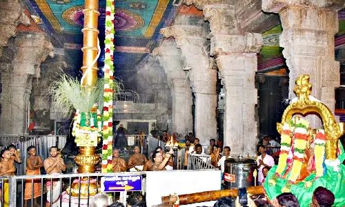 திருப்பரங்குன்றத்தில் `அரோகரா கோஷத்துடன் நடந்த கார்த்திகை தீபத்திருவிழா கொடியேற்றம்