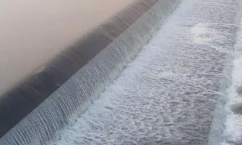 கேசவரம் அணைக்கட்டு நிரம்பி வழிகிறது