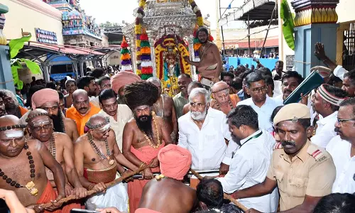 திருக்கடையூர் அமிர்தகடேசுவரர் கோவிலுக்கு புதிய வெள்ளித்தேர் வெள்ளோட்டம்- அமைச்சர் தொடங்கி வைத்தார்