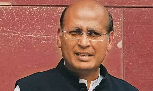 இருக்கைக்கு அடியில் பணம்: மாநிலங்களவையில் சலசலப்பு- காங்கிரஸ் எம்.பி. அபிஷேக் சிங்வி சொல்வது என்ன?