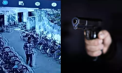 பள்ளிக் கழிவறையில் தலைமை ஆசிரியருக்கு காத்திருந்த மரணம்.. 12 ஆம் வகுப்பு மாணவன் செய்த கொடூரம்