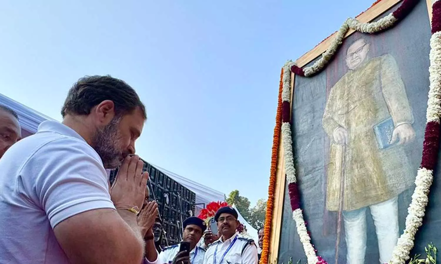 அரசியலமைப்புச் சட்டத்தை உருவாக்கியவருக்கு வணக்கம்- ராகுல் காந்தி அரசியலமைப்புச் சட்டத்தை உருவாக்கியவருக்கு வணக்கம்- ராகுல் காந்தி