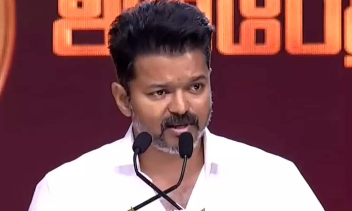 வன்மத்தை மட்டுமே காட்டிய சமூகத்திற்கு அவர் திருப்பி செய்த விஷயம் என்னை மெய்சிலிர்க்க வைக்கிறது - விஜய் வன்மத்தை மட்டுமே காட்டிய சமூகத்திற்கு அவர் திருப்பி செய்த விஷயம் என்னை மெய்சிலிர்க்க வைக்கிறது - விஜய்