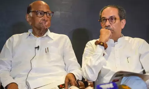 மகா. தேர்தலில் இ.வி.எம். முறைகேடு நடந்துள்ளதாக பதவியேற்பை புறக்கணித்த எதிர் கூட்டணி எம்.எல்.ஏ.க்கள்