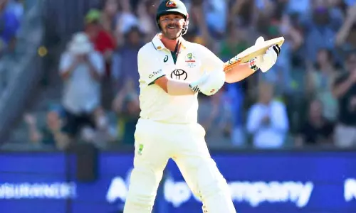 பிங்க் பால் டெஸ்ட்டில் அதிவேக சதம்- அவரது முந்தைய சாதனையை முறியடித்த டிராவிஸ் ஹெட்