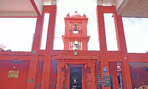 அய்யா வைகுண்டர் முன் பசியுடன் வந்த புலி மண்டியிட்ட அதிசயம்