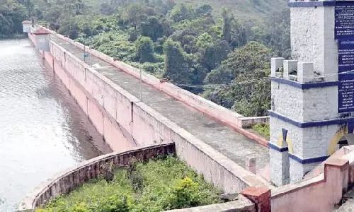 தளவாடபொருட்கள் தடை: குமுளியில் முற்றுகை போராட்டம் நடத்த விவசாயிகள் முடிவு