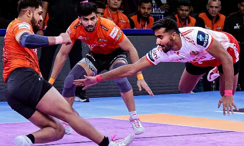 புரோ கபடி லீக்: பாட்னா, குஜராத் அணிகள் வெற்றி