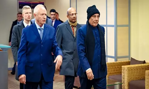 ரஷியா சென்றடைந்தார் ராஜ்நாத் சிங்: உற்சாக வரவேற்பு அளித்த அதிகாரிகள்