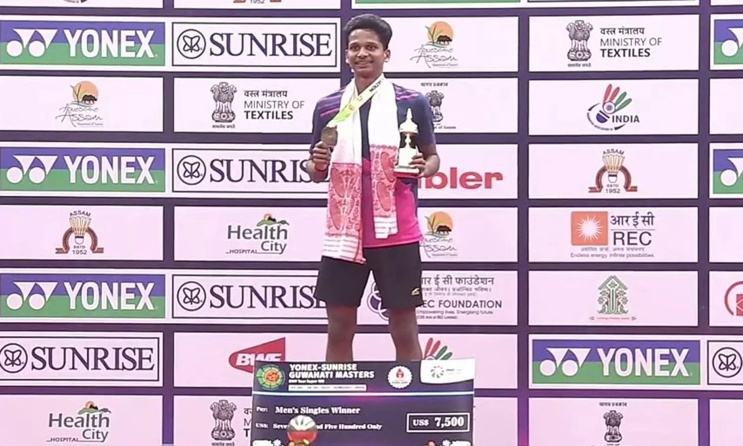 கவுகாத்தி மாஸ்டர்ஸ் பேட்மிண்டன்: சாம்பியன் பட்டம் வென்றார் இந்திய வீரர் சதீஷ்குமார்