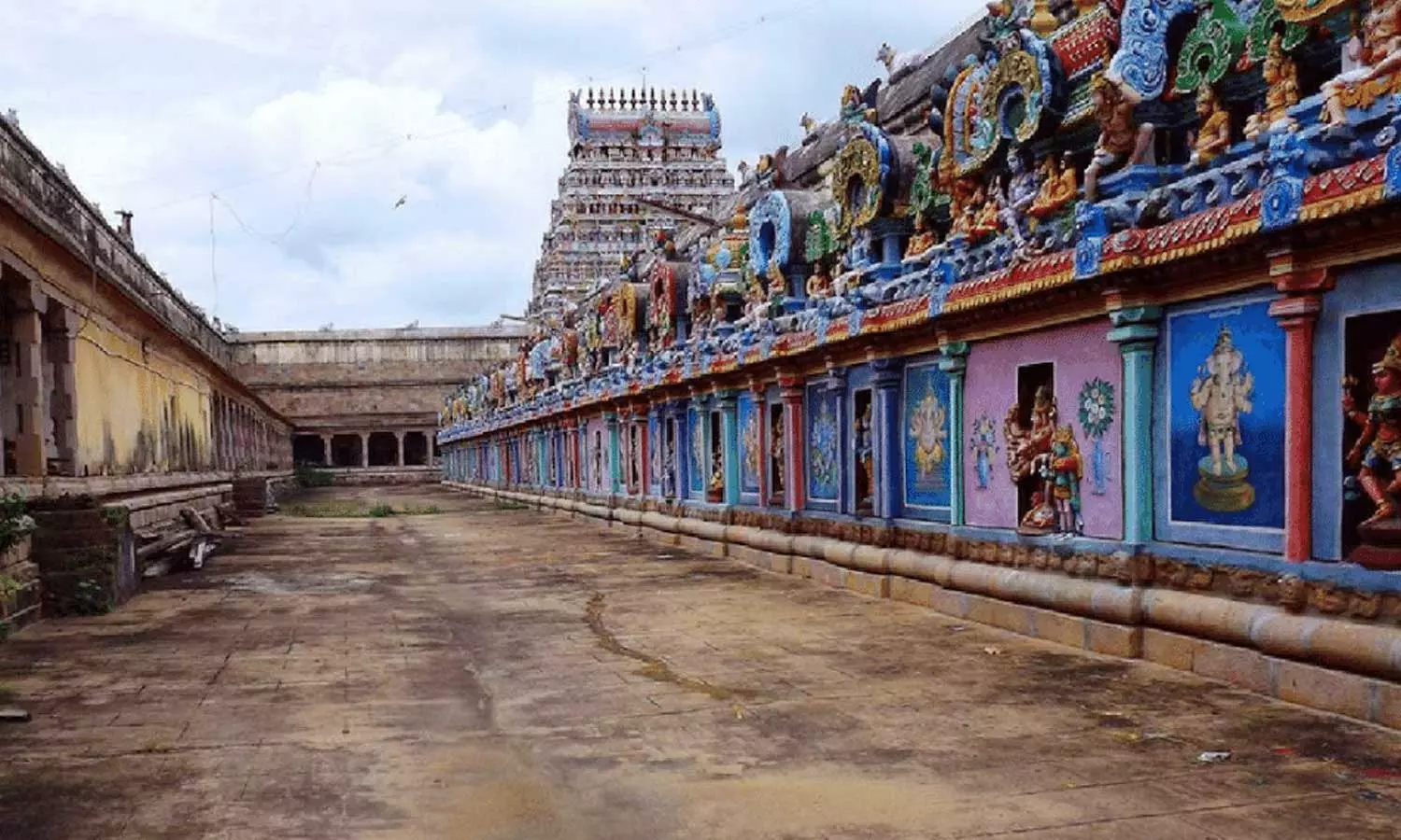 சன்னதியில் இன்றளவும் காணப்படும் பிரம்மரின் தண்டம்