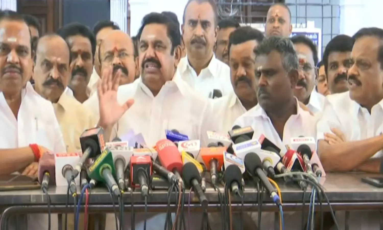 டங்ஸ்டன் விவகாரம்:  மழுப்பலாக பதில் சொல்லும் தி.மு.க. அரசு.. எடுத்துச் சொன்னா கோபம் வருது - இ.பி.எஸ்.