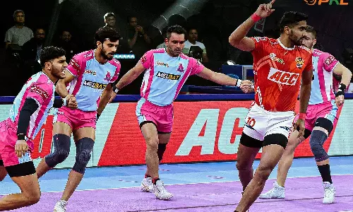 புரோ கபடி லீக்: குஜராத்தை வீழ்த்தி 9வது வெற்றியை பதிவு செய்தது ஜெய்ப்பூர்